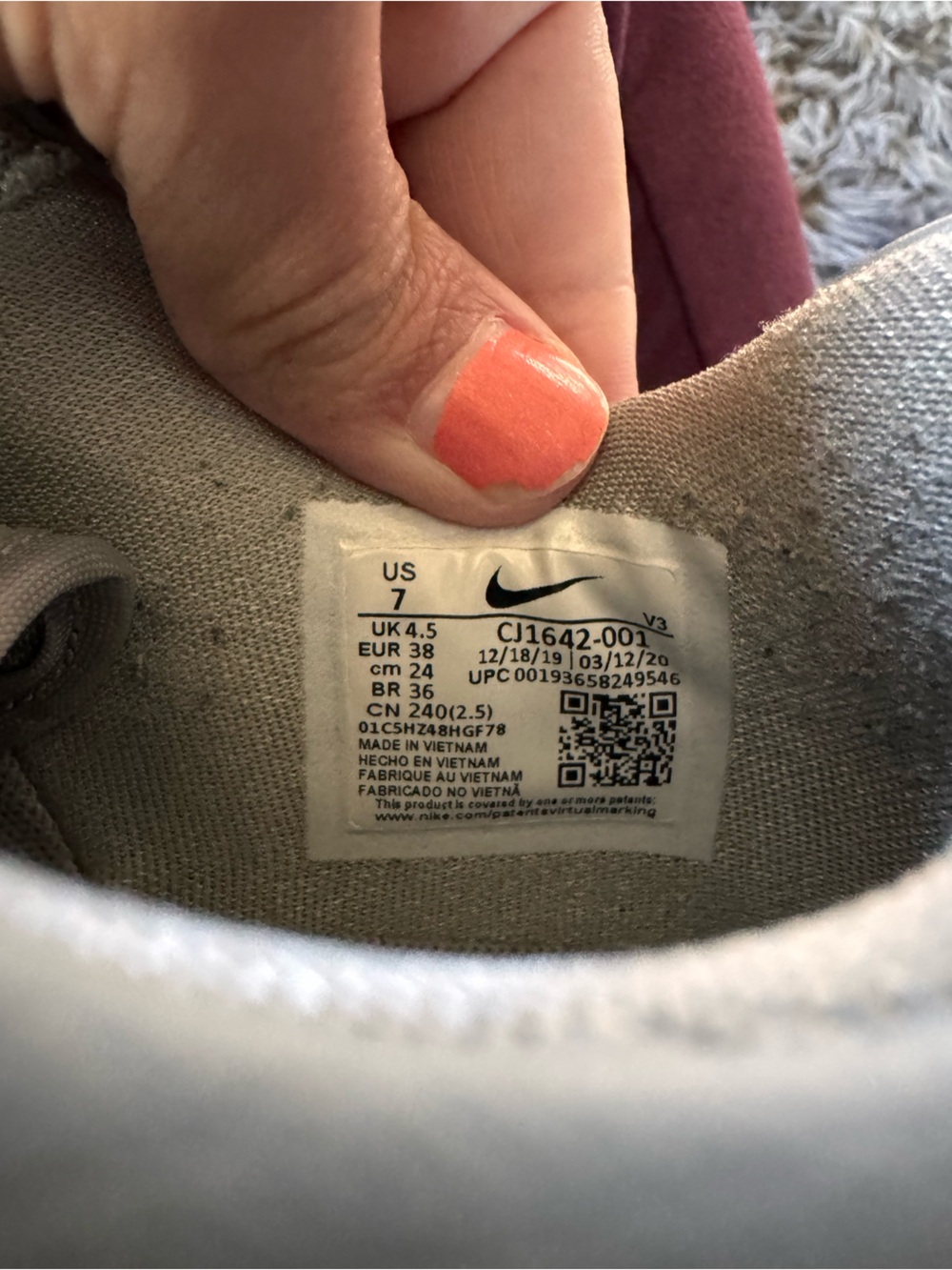 Nike Women's Air Force 1 Low Sneakers in Light Gray - Picture 4 of 4